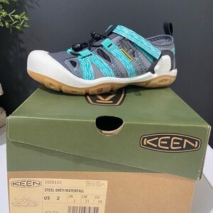 Brand New in box Keen Knotch Creek Sandals